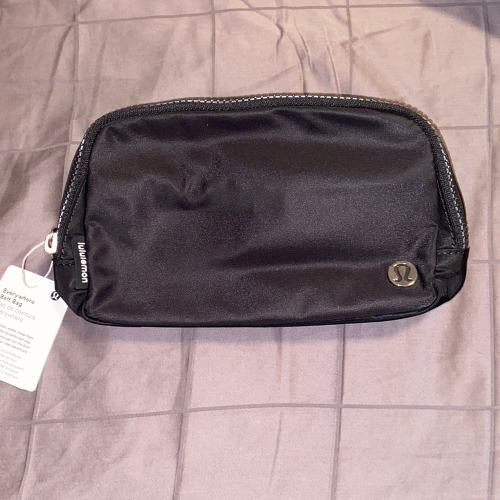 NWT lululemon everywhere belt bag